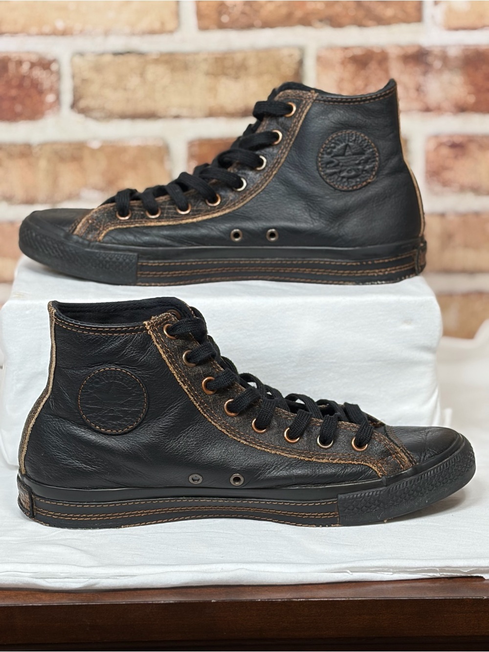 Converse Chuck Taylor All Star 1S986 Distressed Black Leather High Top Mens 10 - Picture 5 of 16